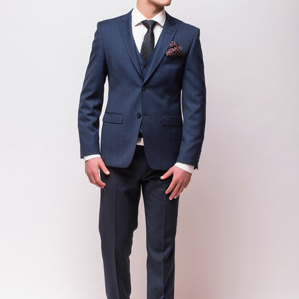 Clearance Suits in size 42